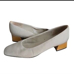Vintage Vaneli East Flats Beige Fabric Low Heel Pumps